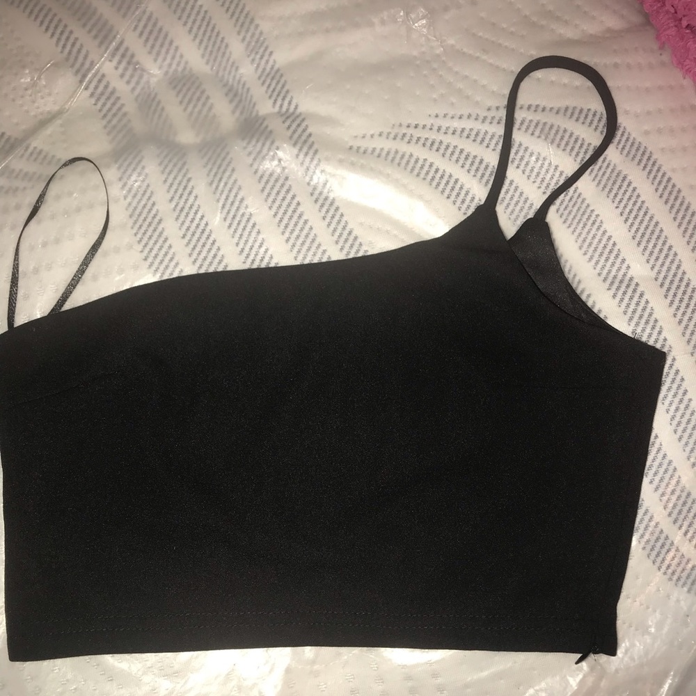 One shoulder crop top